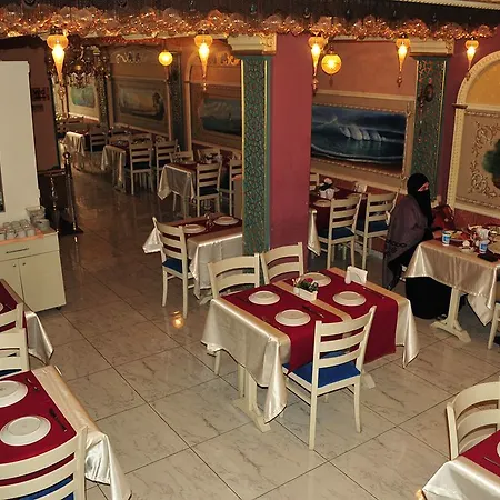 Queen Aparthotel